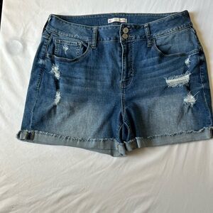So women’s / juniors Denim shorts in a size 17 curvy mid rise distressed wash